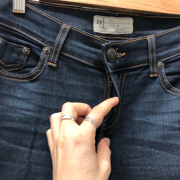 Free People Super Flare Jeans Dark Wash Size 26 - Picture 5 of 9